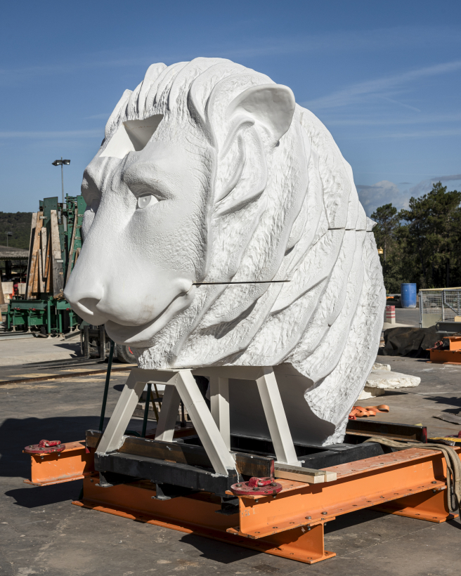 Figura del León alado que coronará la torre del Evangelista Marcos.