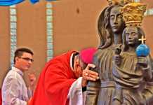 En Argentina bajó el número de católicos y hay más evangélicos