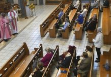 Los latinos se alejan del catolicismo y se acercan a los republicanos