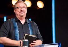 Rick Warren predica su último sermón tras 43 años como pastor